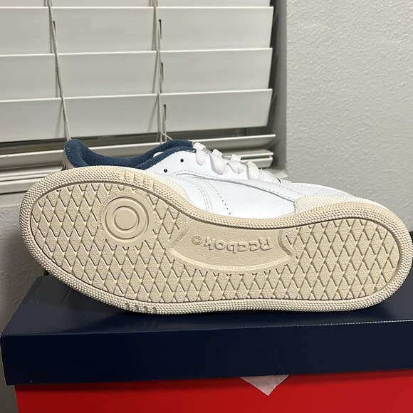 NWT Reebok Women's Club C 85 Shoes - White/Blue/Beige - Code: 100033086 - Picture 10 of 12